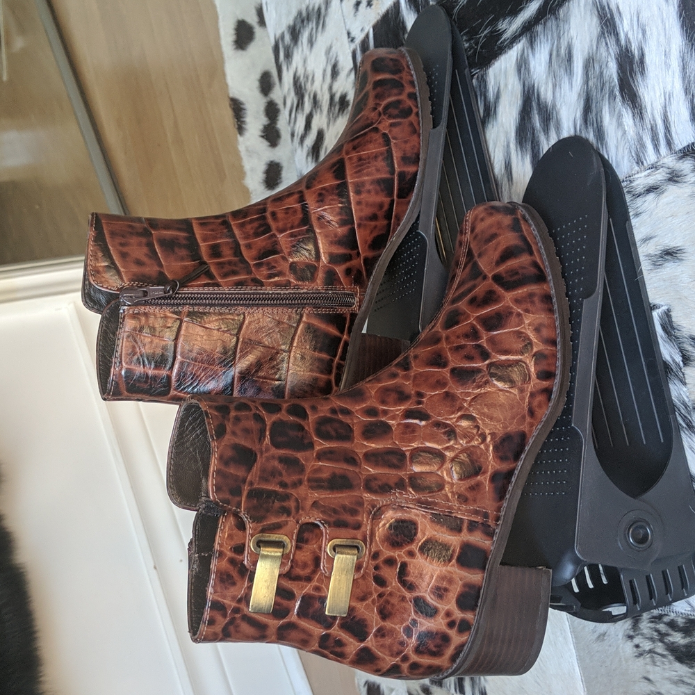 Brand New Stuart Weitzman crocodile embossed leather booties